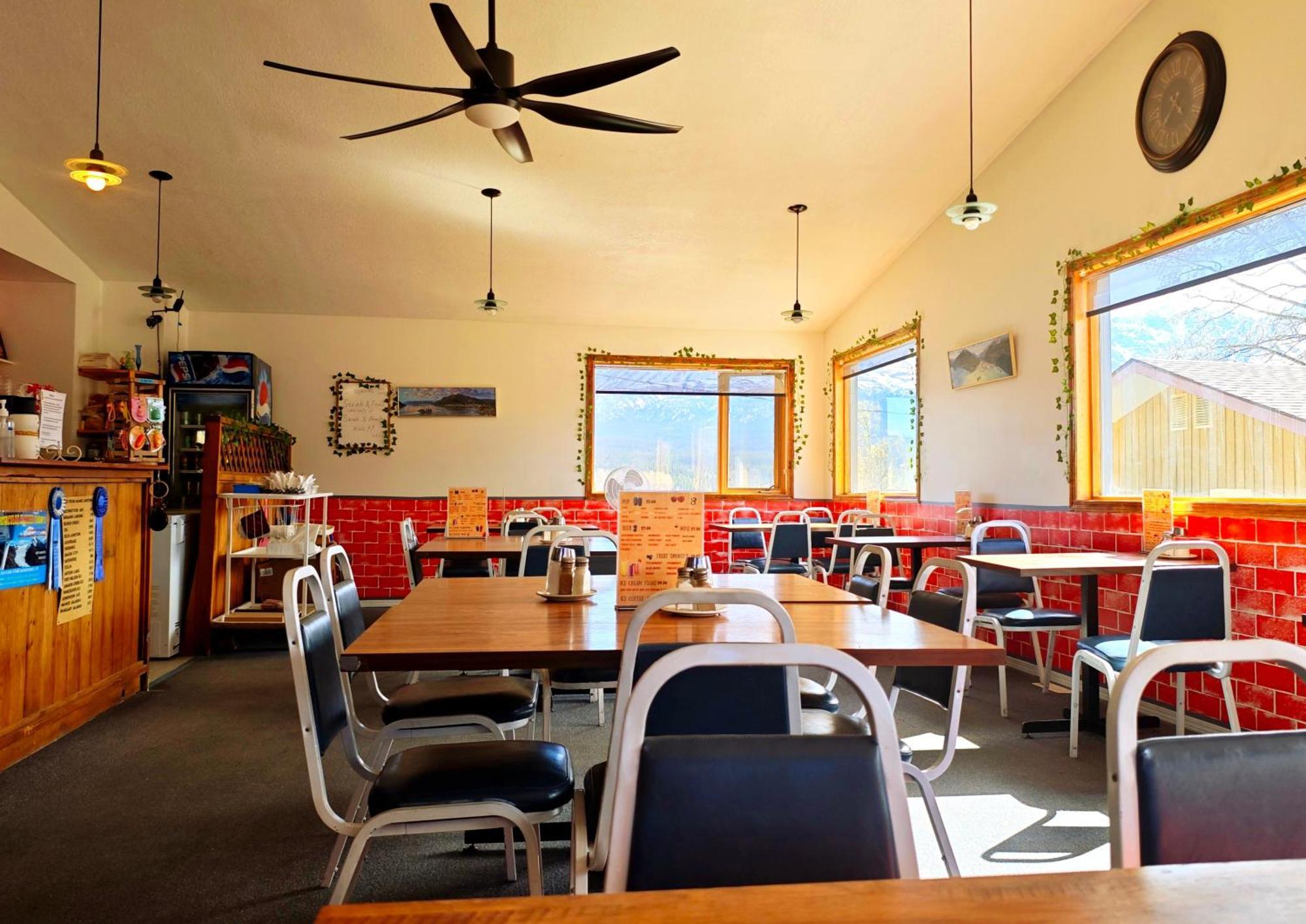 Cozy Corner Motel & Restaurant Haines Junction Exterior foto